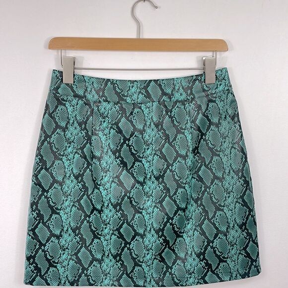 Tiger Mist | faux leather,snake skin,mini skirt, M, green/ black, front … - Picture 7 of 7